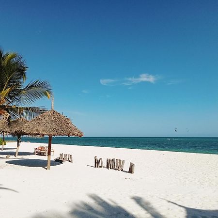 Shira House Bed & Breakfast Watamu Exterior photo