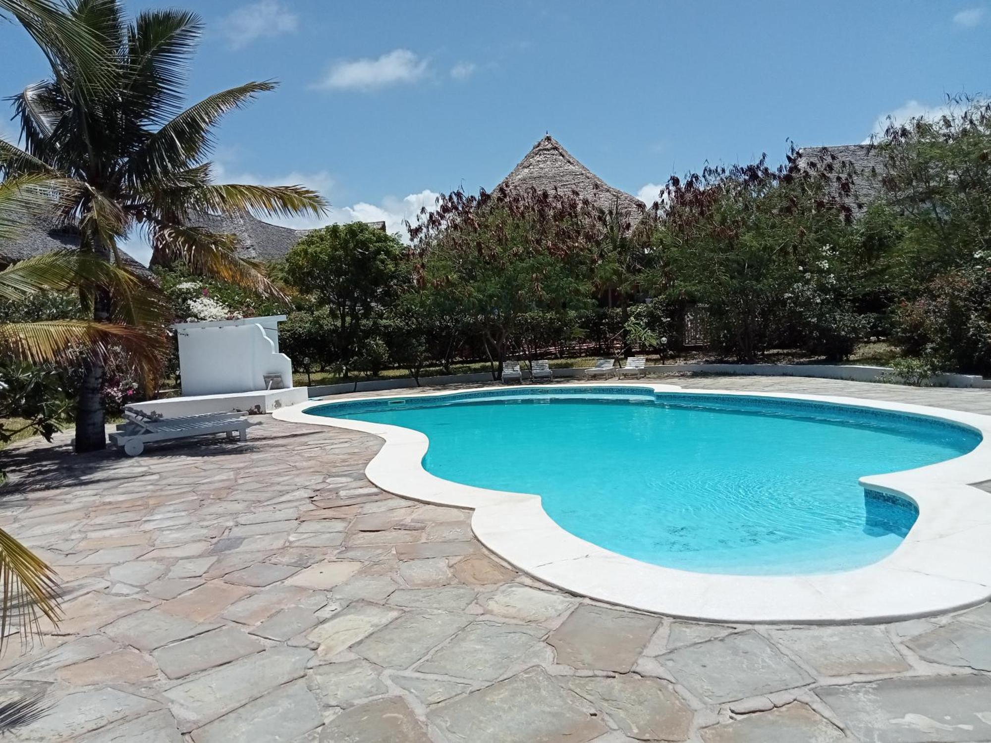Shira House Bed & Breakfast Watamu Exterior photo