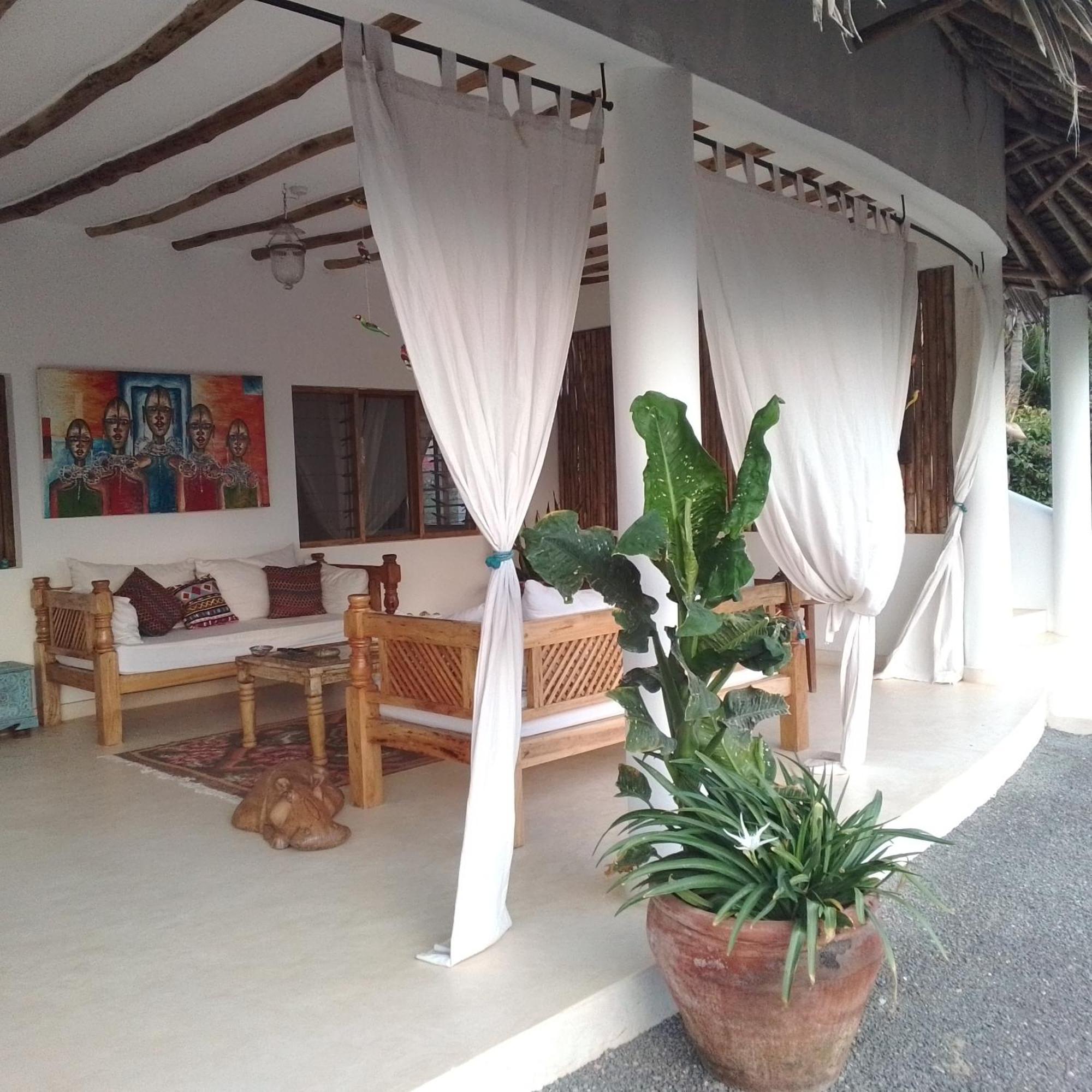 Shira House Bed & Breakfast Watamu Exterior photo
