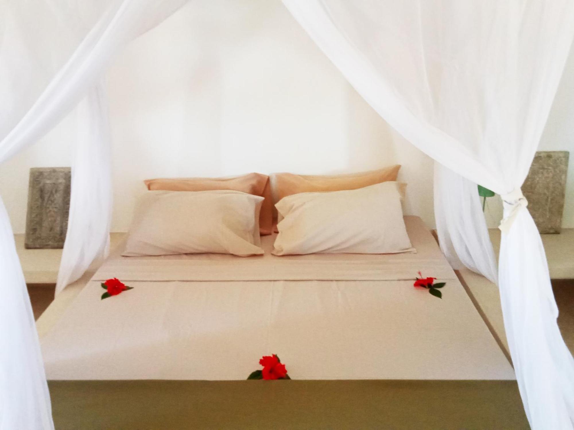 Shira House Bed & Breakfast Watamu Exterior photo