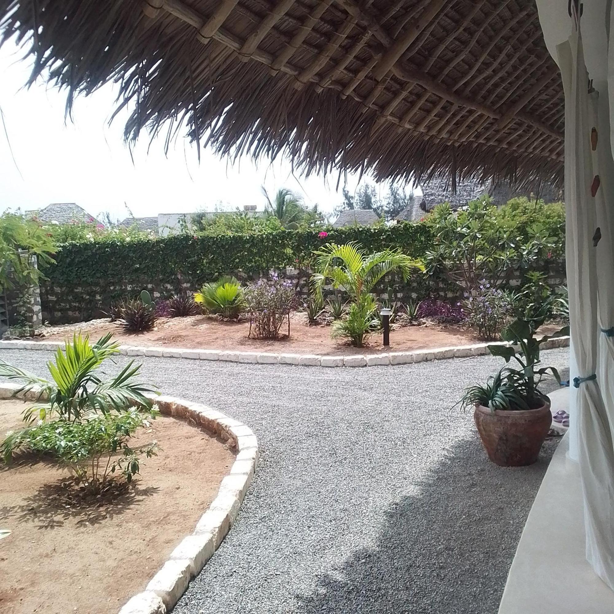 Shira House Bed & Breakfast Watamu Exterior photo